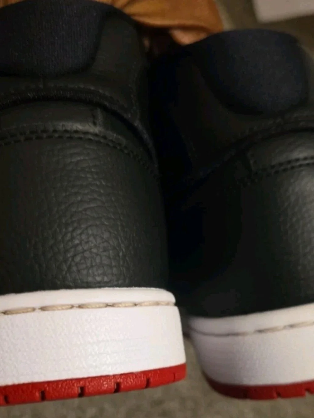 Pre-loved  Air Jordan Access Black /Red Sz 12 AR3762-001.